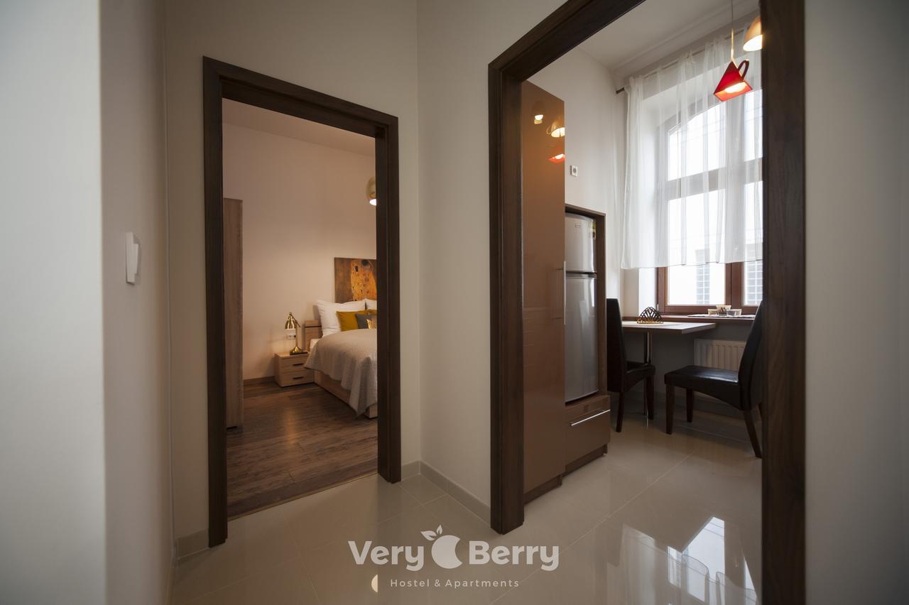 Przestronny Apartament Very Berry W Poznaniu Z Dwiema Sypialniami By Noclegi Renters Poznań Exterior foto
