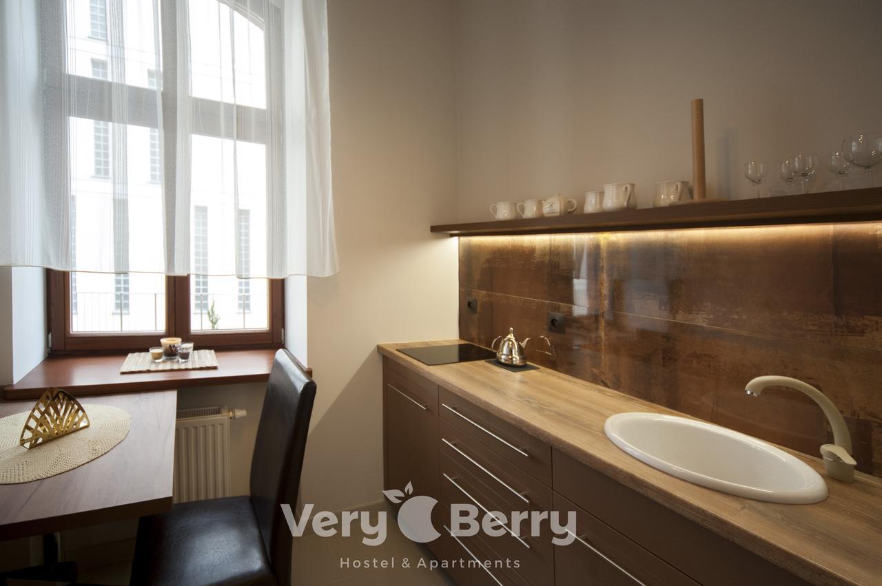Przestronny Apartament Very Berry W Poznaniu Z Dwiema Sypialniami By Noclegi Renters Poznań Exterior foto