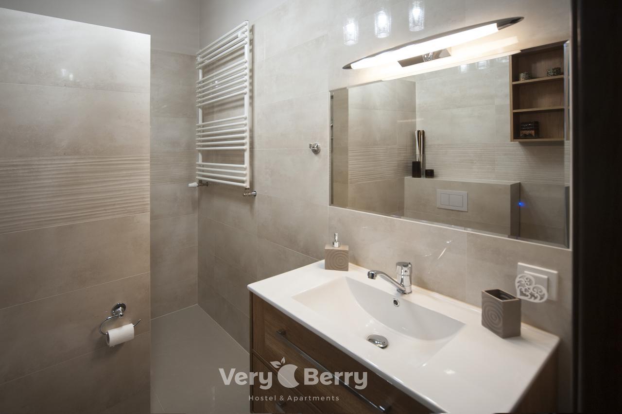 Przestronny Apartament Very Berry W Poznaniu Z Dwiema Sypialniami By Noclegi Renters Poznań Exterior foto