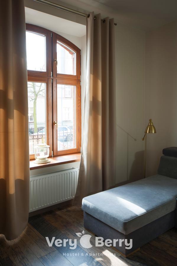 Przestronny Apartament Very Berry W Poznaniu Z Dwiema Sypialniami By Noclegi Renters Poznań Exterior foto