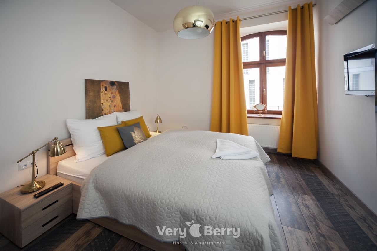 Przestronny Apartament Very Berry W Poznaniu Z Dwiema Sypialniami By Noclegi Renters Poznań Exterior foto
